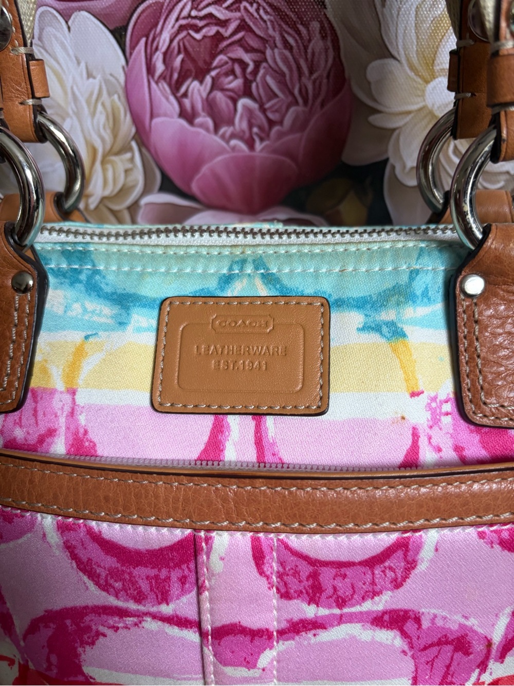 Coach Hamptons Weekend tote ft. a multicolored watercolor canvas w/ Shoes - Picture 10 of 15
